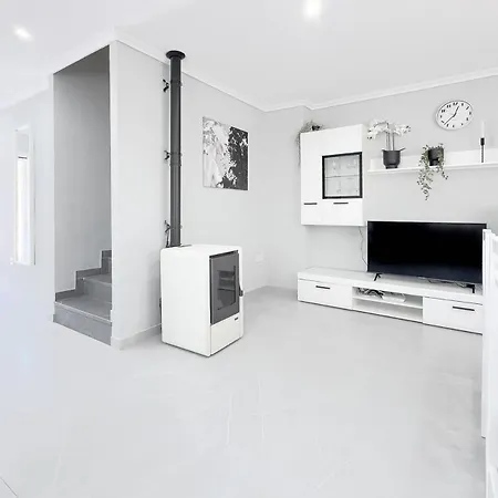 Casa Olivia With Pool Heating Fee * Τορεβιέχα